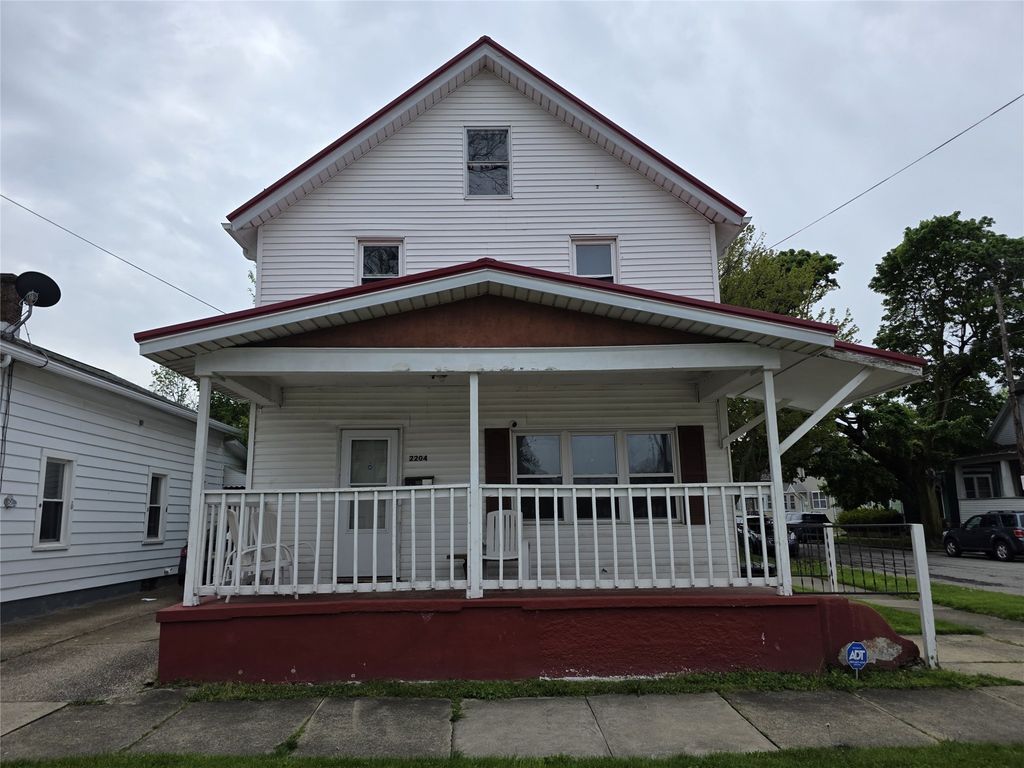 2204 PLUM Street, Erie, PA 16502