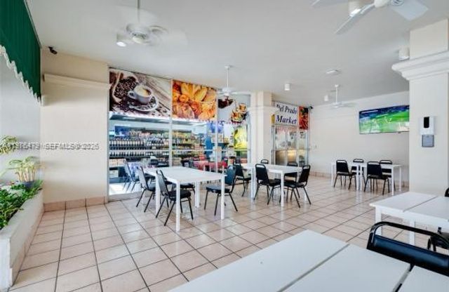 18081 Biscayne Blvd 702, Aventura, FL 33160