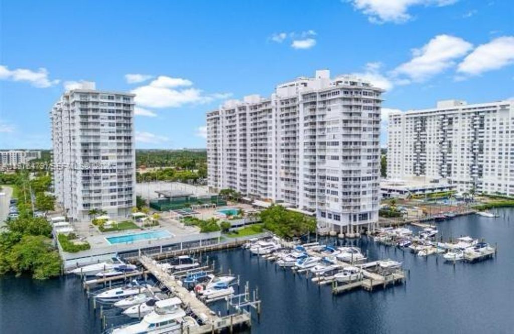 18081 Biscayne Blvd 702, Aventura, FL 33160