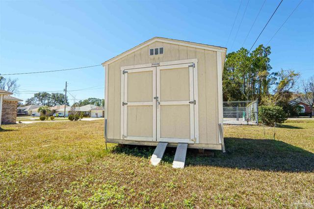 2492 Redoubt Ave, Pensacola, FL 32507