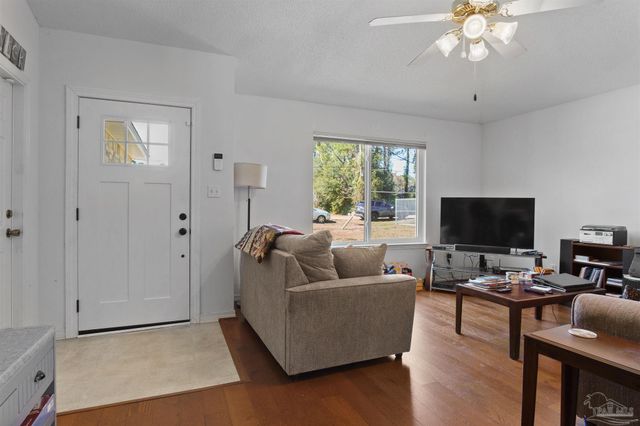 2492 Redoubt Ave, Pensacola, FL 32507