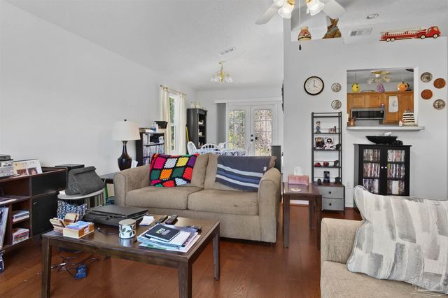 2492 Redoubt Ave, Pensacola, FL 32507