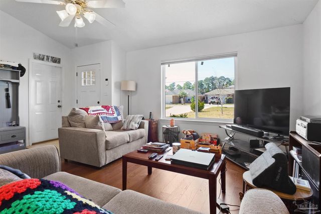 2492 Redoubt Ave, Pensacola, FL 32507