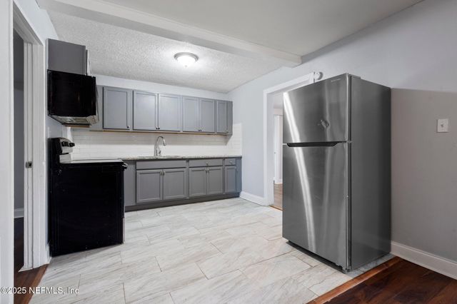 1735 BROOKER Road, Jacksonville, FL 32207