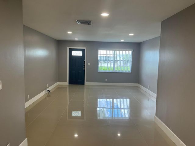 2396 SW 13th Avenue, Boynton Beach, FL 33426