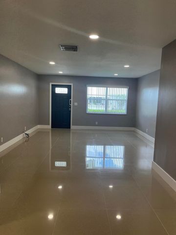 2396 SW 13th Avenue, Boynton Beach, FL 33426
