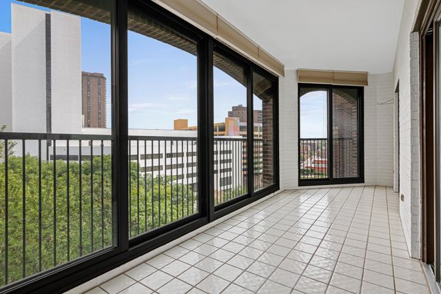 1235 Yale Place 808, Minneapolis, MN 55403