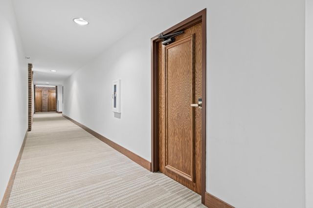 1235 Yale Place 808, Minneapolis, MN 55403