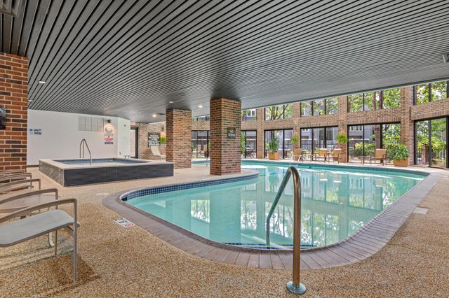1235 Yale Place 808, Minneapolis, MN 55403