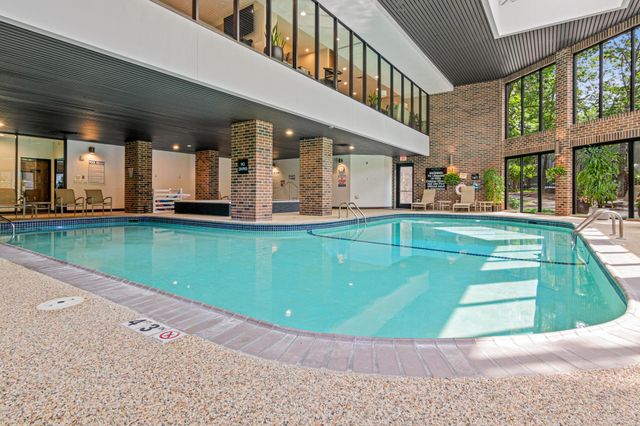 1235 Yale Place 808, Minneapolis, MN 55403
