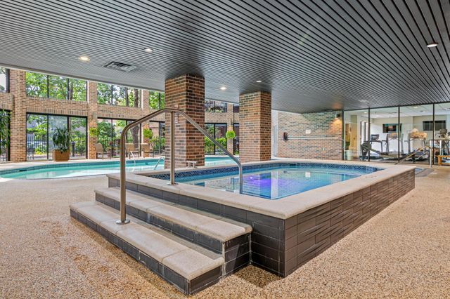 1235 Yale Place 808, Minneapolis, MN 55403