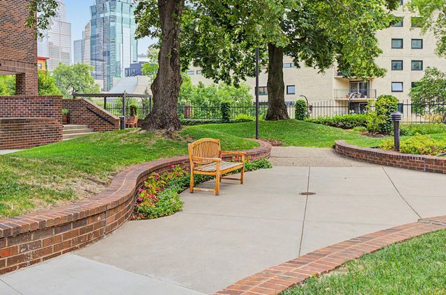 1235 Yale Place 808, Minneapolis, MN 55403