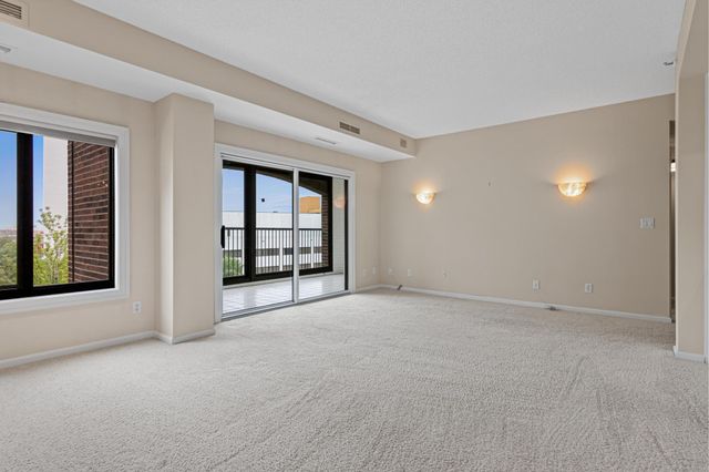 1235 Yale Place 808, Minneapolis, MN 55403
