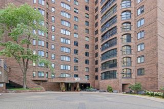 1235 Yale Place 808, Minneapolis, MN 55403