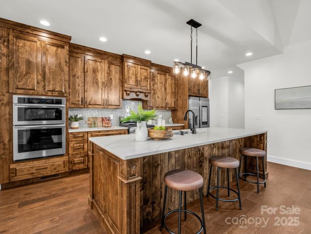 85 Adger Drive, Hendersonville, NC 28739