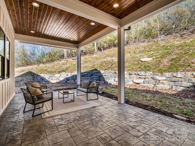 85 Adger Drive, Hendersonville, NC 28739