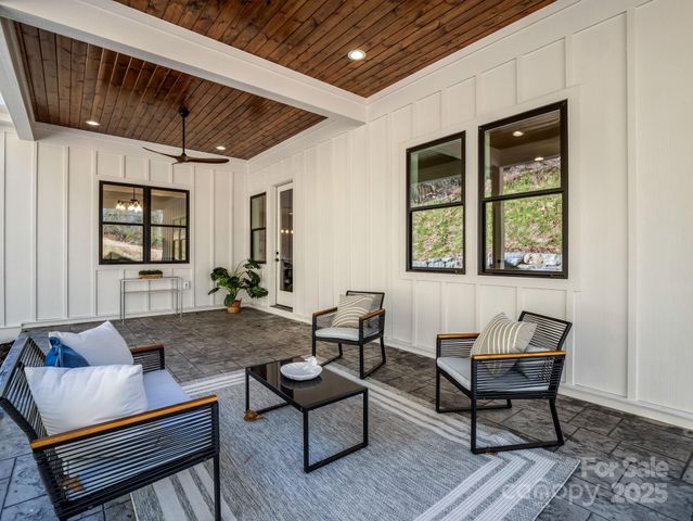 85 Adger Drive, Hendersonville, NC 28739