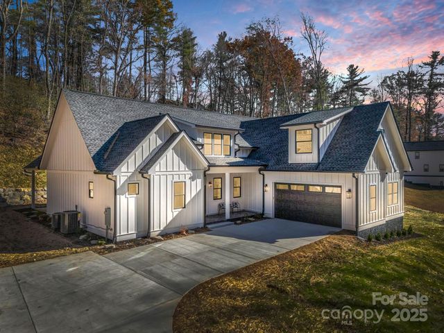 85 Adger Drive, Hendersonville, NC 28739