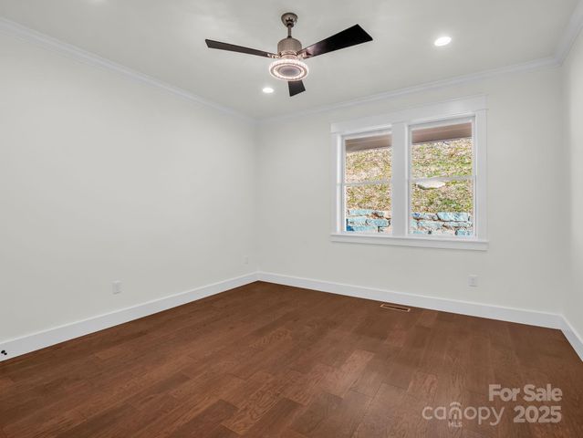 85 Adger Drive, Hendersonville, NC 28739