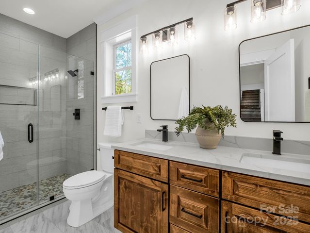 85 Adger Drive, Hendersonville, NC 28739