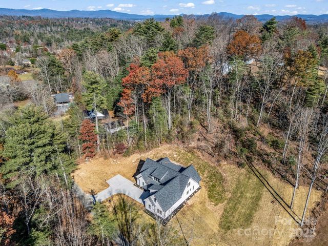 85 Adger Drive, Hendersonville, NC 28739