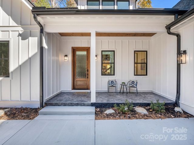 85 Adger Drive, Hendersonville, NC 28739