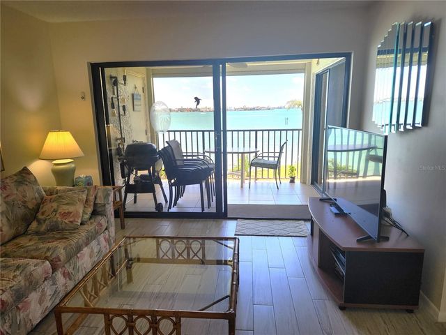 6287 BAHIA DEL MAR CIRCLE 311, St Petersburg, FL 33715