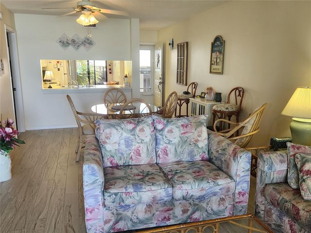 6287 BAHIA DEL MAR CIRCLE 311, St Petersburg, FL 33715