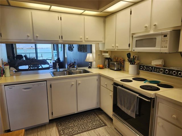 6287 BAHIA DEL MAR CIRCLE 311, St Petersburg, FL 33715