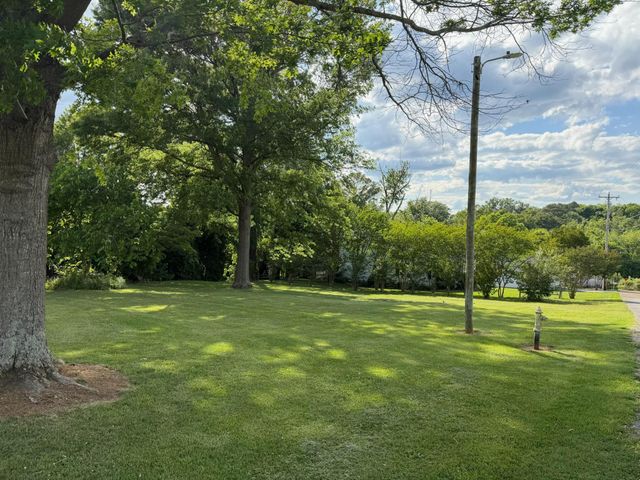 130 Cherokee Circle, Benton, TN 37307