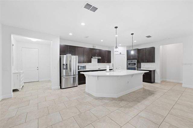 2301 AVELLINO AVENUE, St Cloud, FL 34771