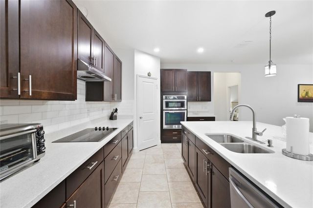2301 AVELLINO AVENUE, St Cloud, FL 34771