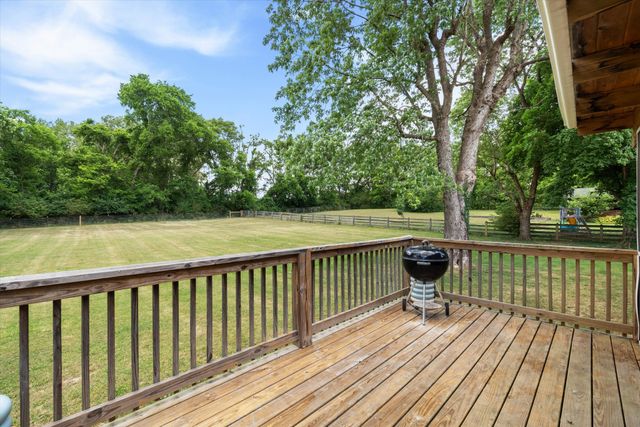 625 Hidden Acres Dr, Madison, TN 37115