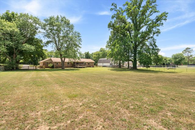 625 Hidden Acres Dr, Madison, TN 37115