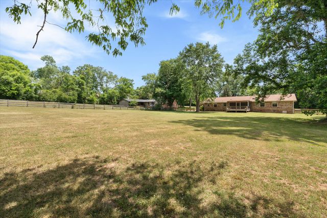 625 Hidden Acres Dr, Madison, TN 37115