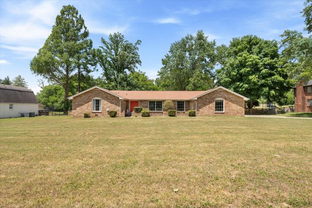 625 Hidden Acres Dr, Madison, TN 37115
