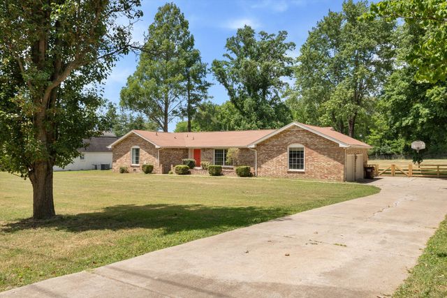 625 Hidden Acres Dr, Madison, TN 37115