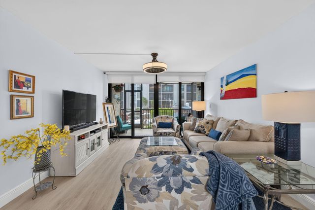 8 Royal Palm Way 104, Boca Raton, FL 33432