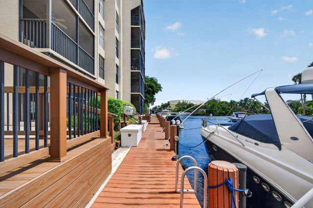 8 Royal Palm Way 104, Boca Raton, FL 33432