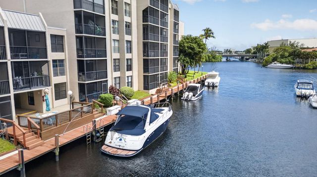 8 Royal Palm Way 104, Boca Raton, FL 33432