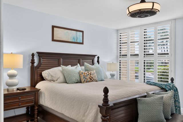 8 Royal Palm Way 104, Boca Raton, FL 33432