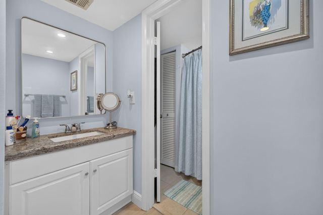 8 Royal Palm Way 104, Boca Raton, FL 33432