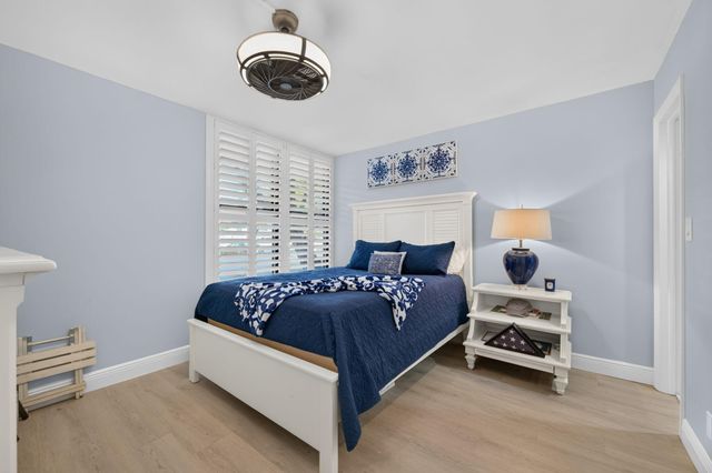 8 Royal Palm Way 104, Boca Raton, FL 33432