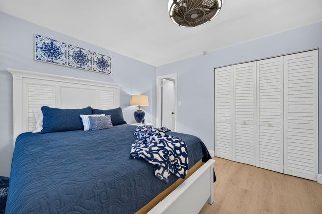 8 Royal Palm Way 104, Boca Raton, FL 33432