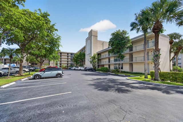 8 Royal Palm Way 104, Boca Raton, FL 33432