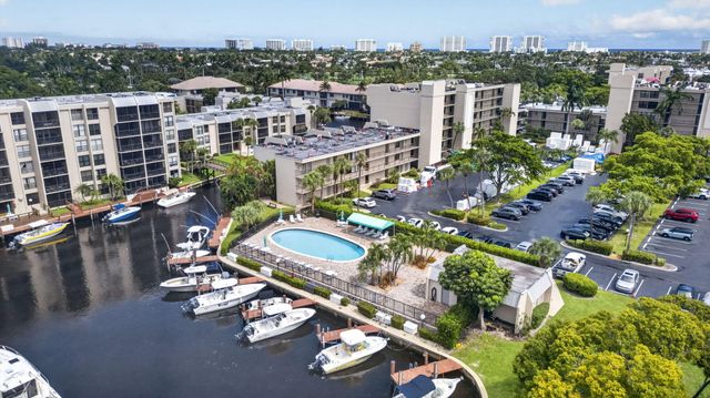 8 Royal Palm Way 104, Boca Raton, FL 33432