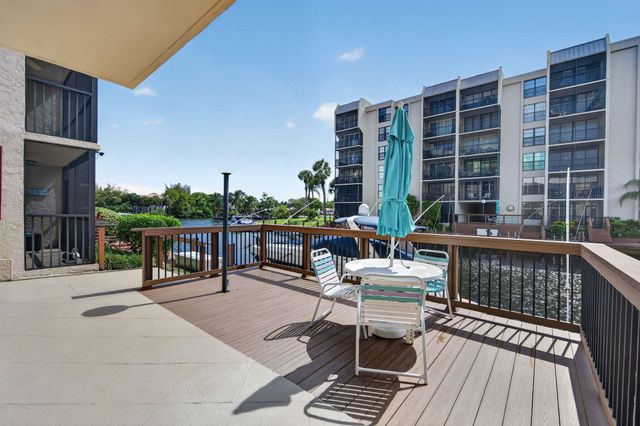 8 Royal Palm Way 104, Boca Raton, FL 33432