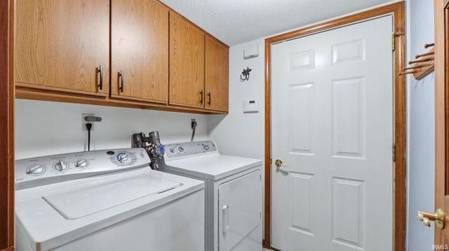 11034 Old Oak Trail, Fort Wayne, IN 46845