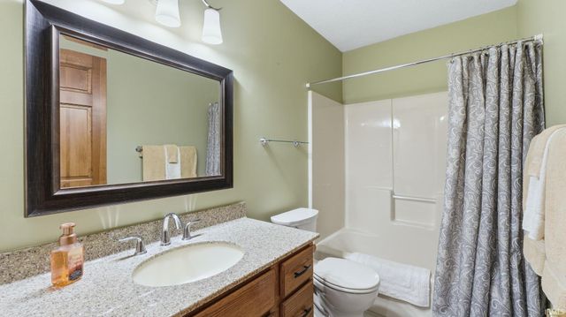 11034 Old Oak Trail, Fort Wayne, IN 46845