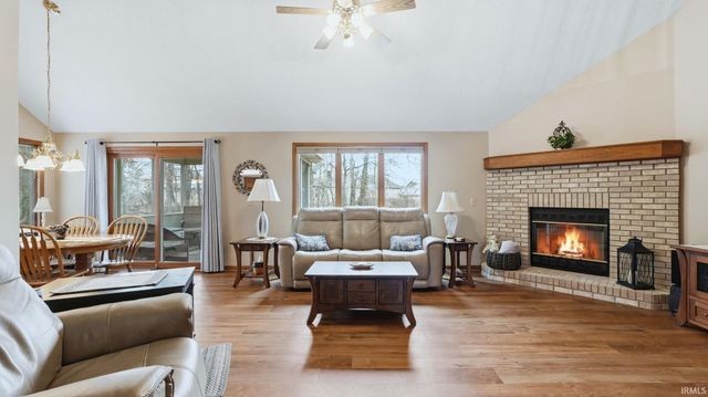 11034 Old Oak Trail, Fort Wayne, IN 46845